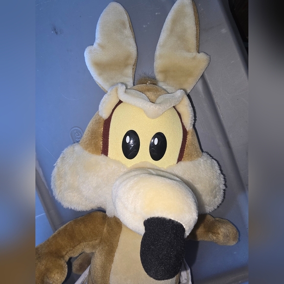 VTG Six Flags Theme Park Looney Tunes Baby Wile E Coyote Plush  1997 16” - Picture 5 of 5